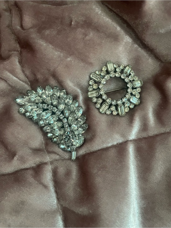 Jewelry - Unmarked Crystal Leaf and Circle Brooch Set - Silver-Tone Rhinestone Pins